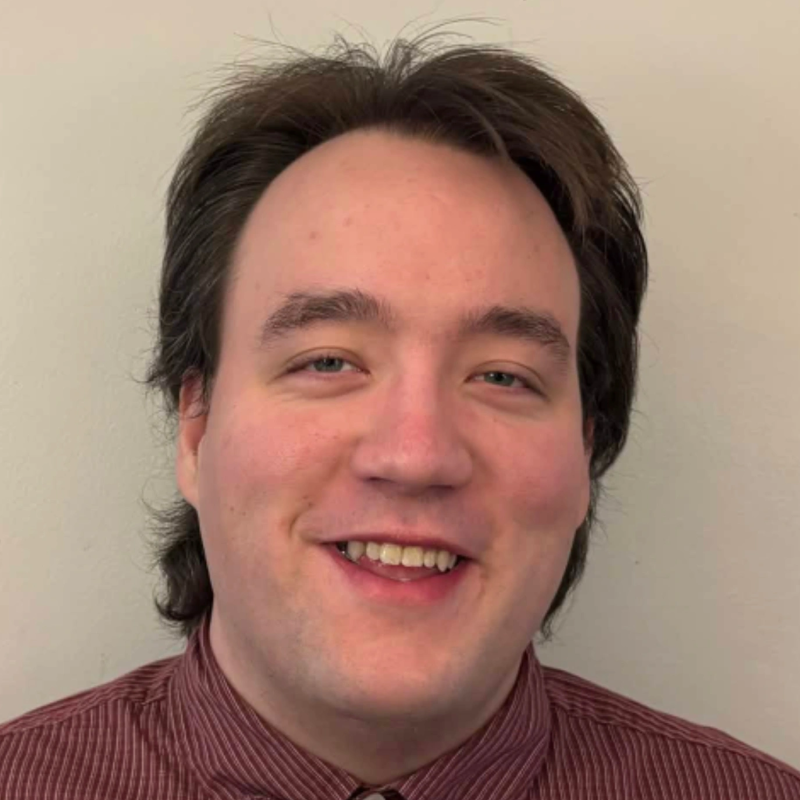 Headshot of Alex Roberts